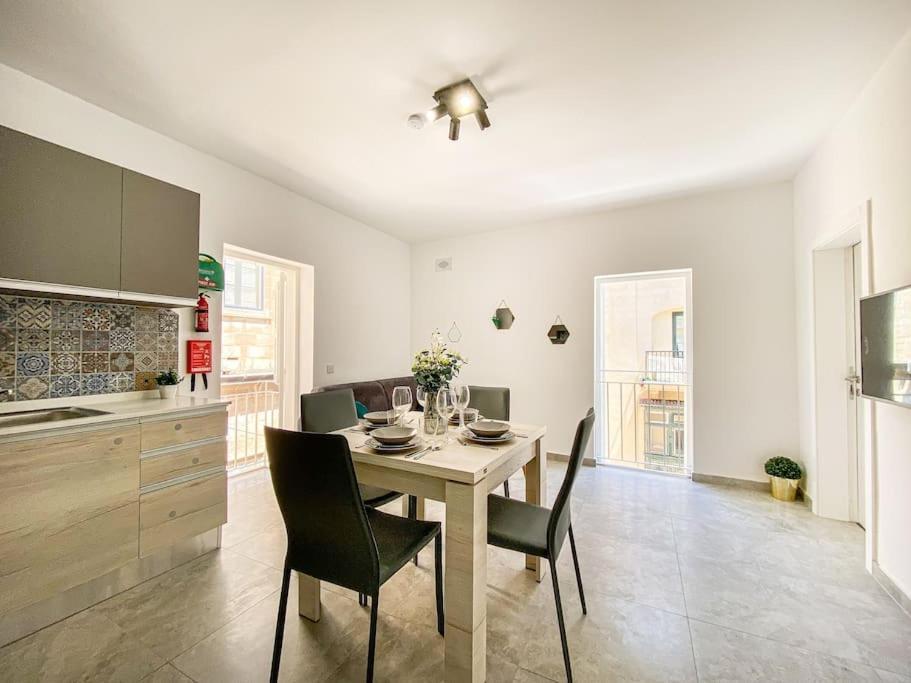 Lovely 1- Bedroom Apartment In Floriana ภายนอก รูปภาพ